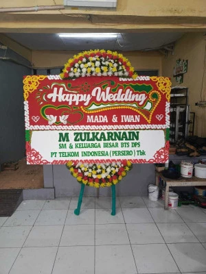Papan Bunga di Pondok Kacang Barat