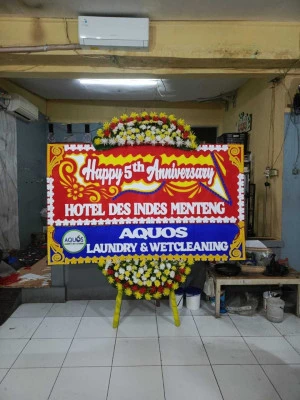 Papan Bunga di Pondok Kacang Barat